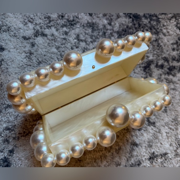 Cult Gaia eos Pearl Clutch - Picture 2 of 9